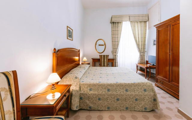 Hotel Toro