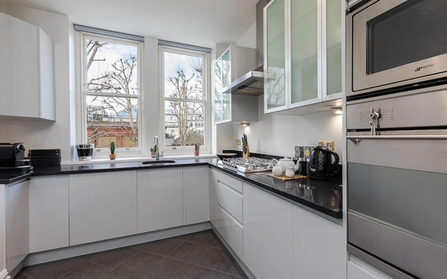 JOIVY Astonishing 2 Bedroom near Mayfair & Piccadilly Circus