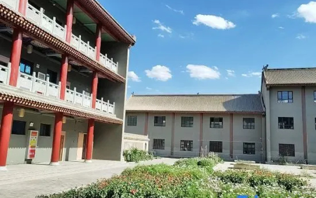 Qiuguo Hotel (Zhangye Lushuiwan Tourism Resort Ganzhou Fucheng) — 3-star hotel in Zhangye