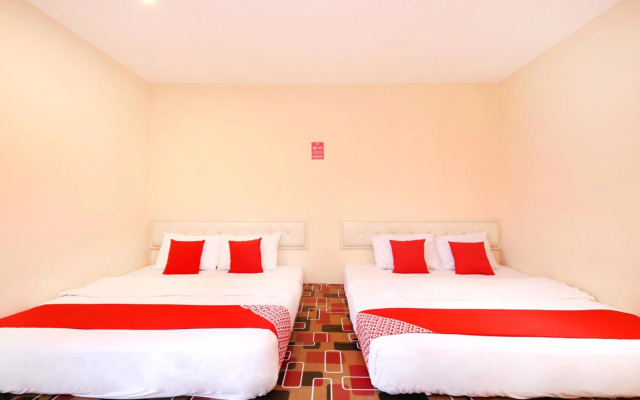 OYO 479 The Green Hotel