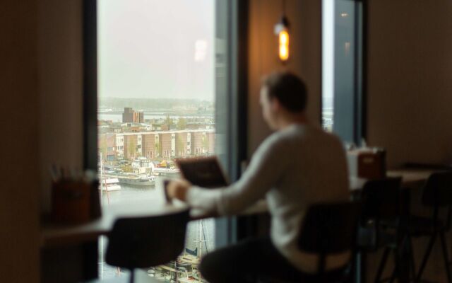Holiday Inn - the niu, Fender Amsterdam by IHG