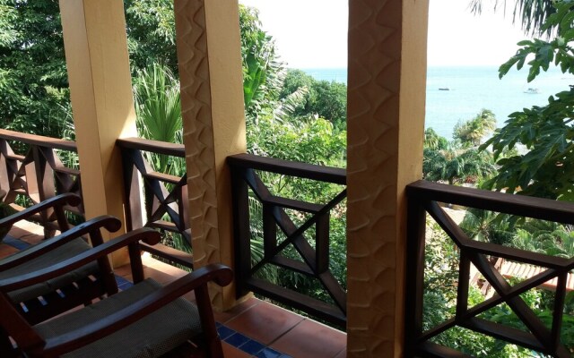 Reef View Pavilion Villas and Condos