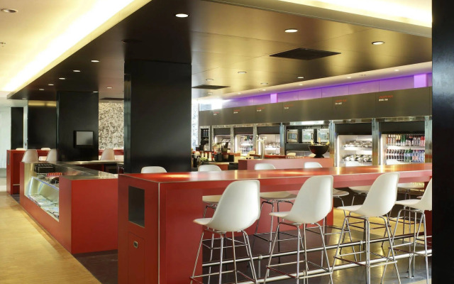 citizenM Schiphol Airport