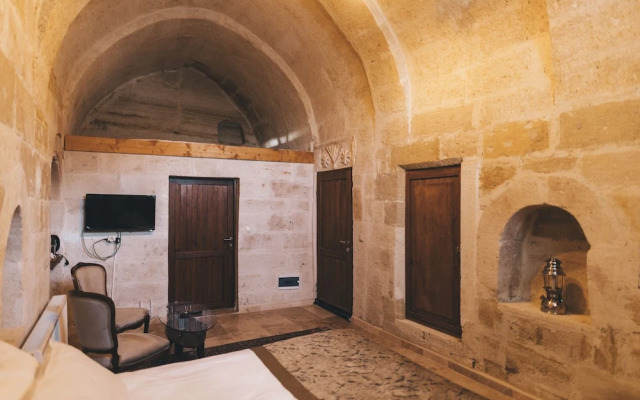 Kapalos Cave Hotel