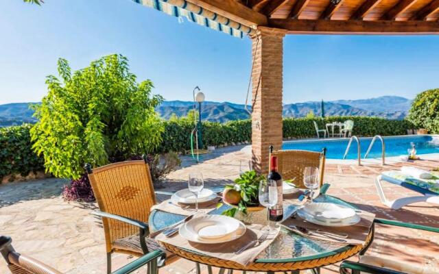 Casa La Noria Iznate by Ruralidays