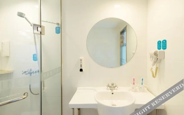 Elan Hotel (Changchun Satellite Plaza)