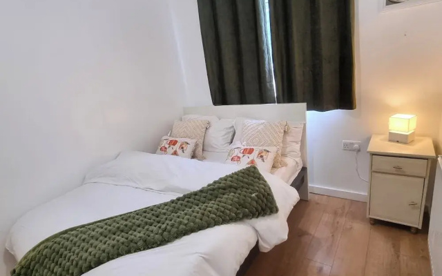 Forge Lane Cozy Apartment