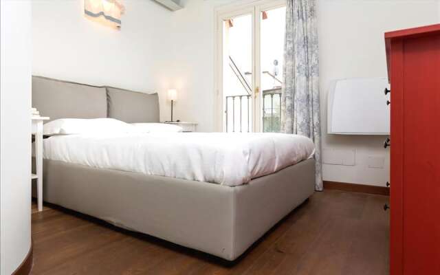 Bright 2bdr Duplex Close to Duomo