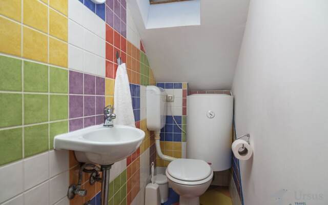 Apartment Lira