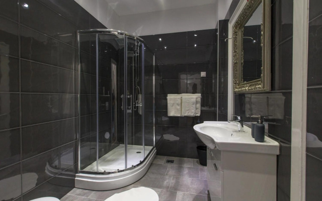 Captain Emo City Apartments