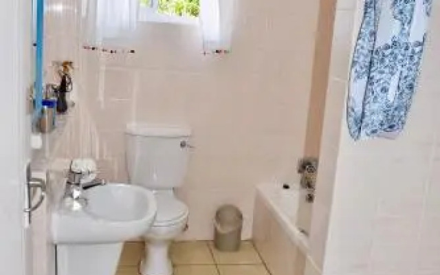 The Green Palm Cottage