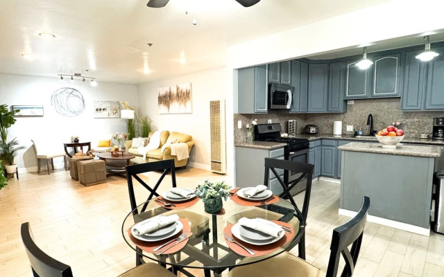 Sunnyvale 3B2b Super Big House