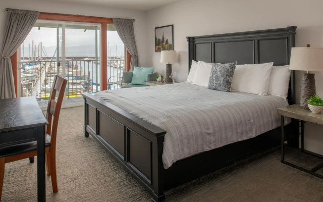 Astoria Riverwalk Inn