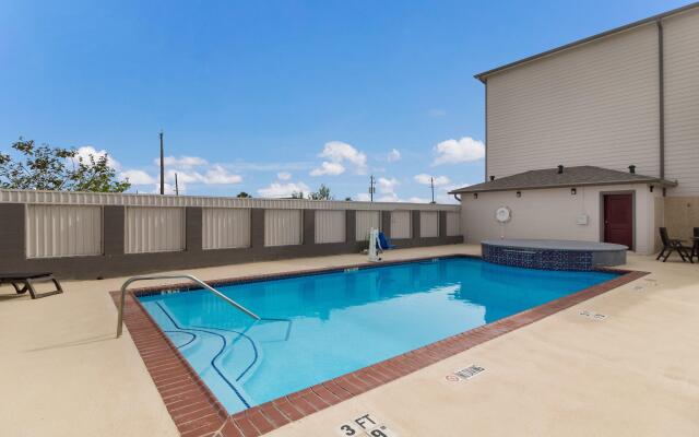 Red Roof Inn Plus+ Galveston - Beachfront