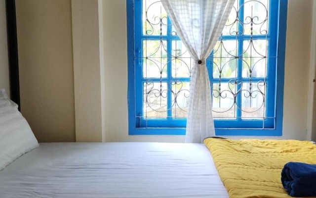 Baan Hinlad Home and Hostel