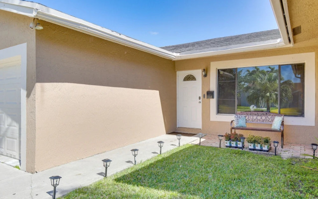 Near Beaches: Pet-friendly Sunrise Escape w/ Patio