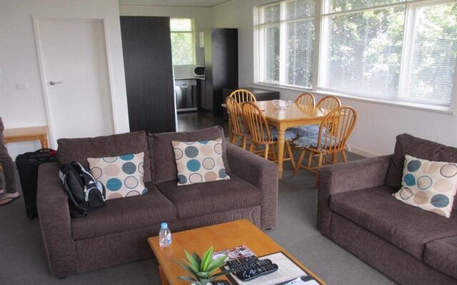 Comfy Kew Apartments