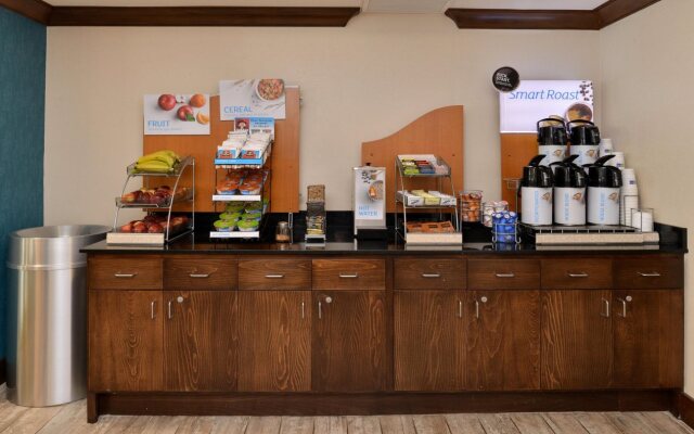 Holiday Inn Express Hotel & Suites River Park by IHG