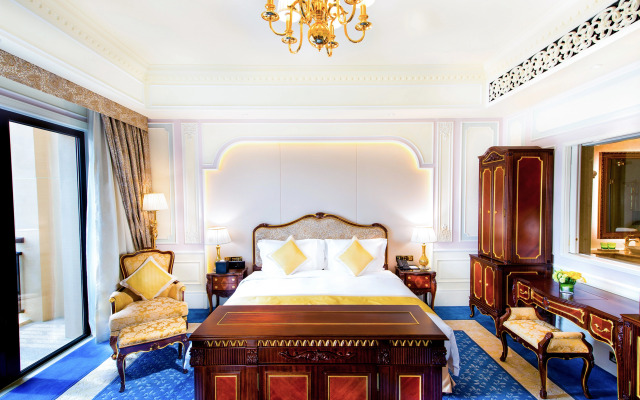Legend Palace Hotel
