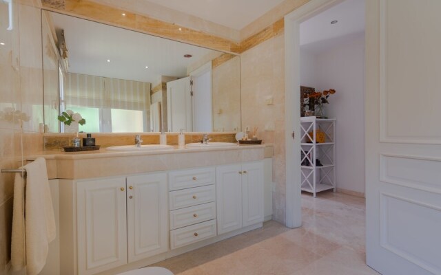 Super Front Line Location Apartment - Heated Pool