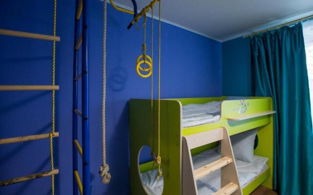 Дубки на Милиционном переулке