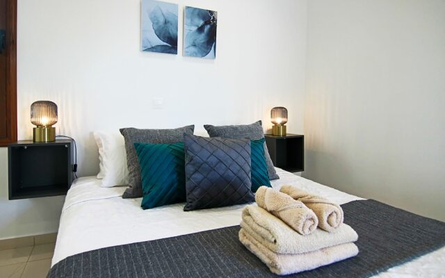 Phaedrus Living Seaside Constantinos 113