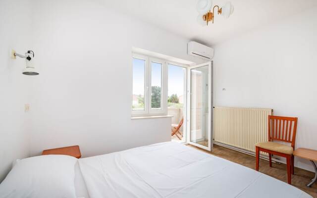 Room in Guest Room - Cozy Room Near Beach L