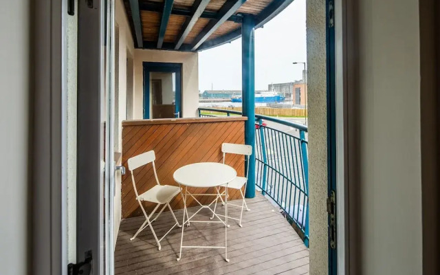 Stunning Shore Apartment with Balcony