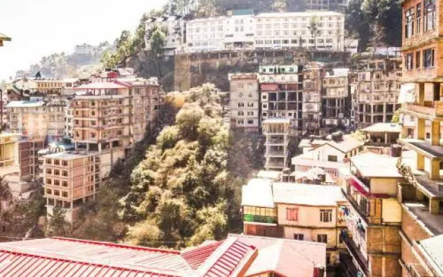 Le Gourmet Residency