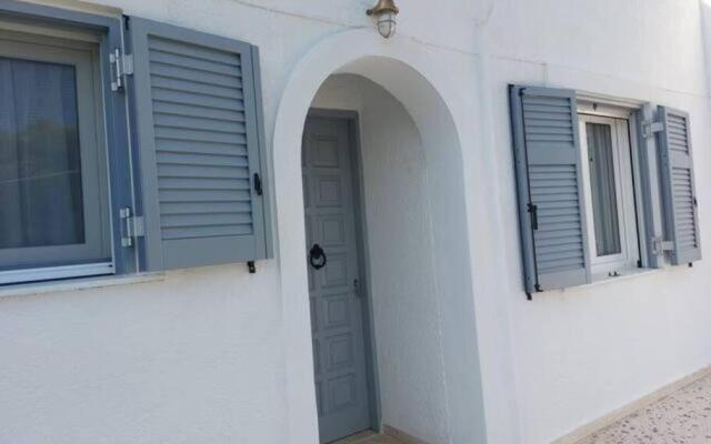 Androshouses gr - Agios Petros Beach apartment 2