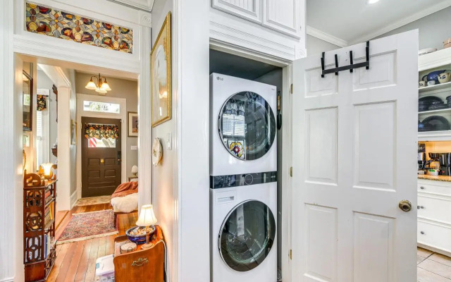 Walk to the Strand: Hideaway Haven Retreat