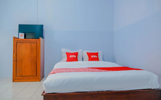 OYO 1976 Omah Kost Family