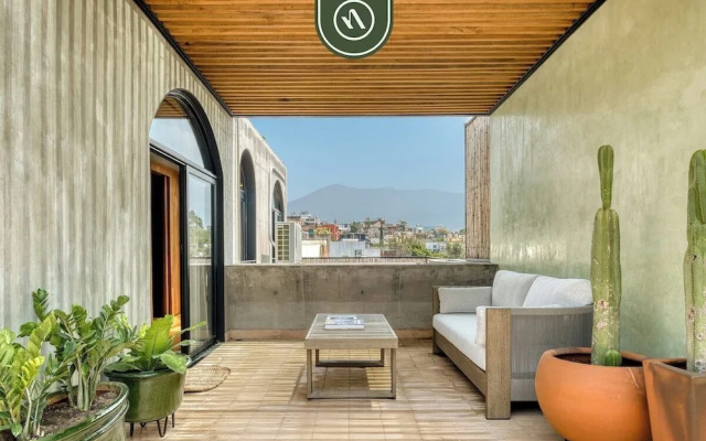 Luxury 1 BR Condo in Downtown - AC - Peaceful