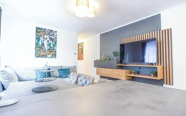 Amazing 2BR 1LR Apt Near Donaustadt