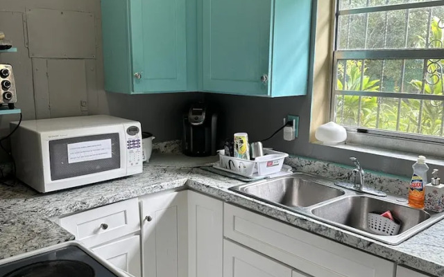 Miami Vibes Hostel-Like Shared Room