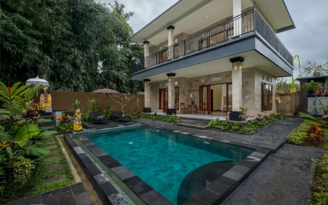 Puri Astina Villa