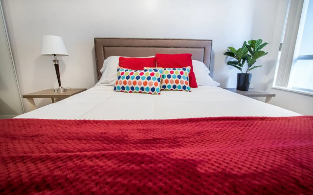 MiCasa Suites - Stylish Condo in the Heart of Downtown