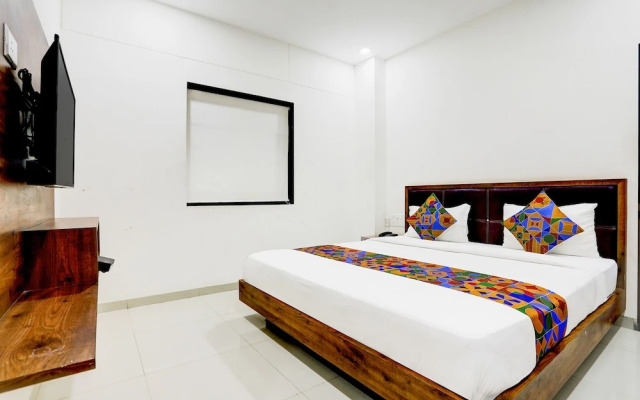 Fabhotel Maa Gayatri