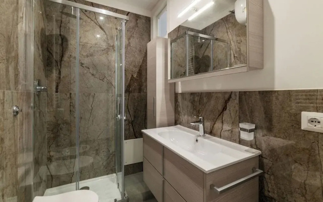 JOIVY Delightful 3-bed Flat with Balcony