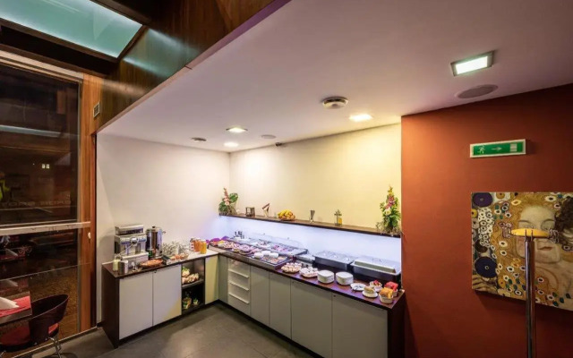 Hotel Ruby Blue