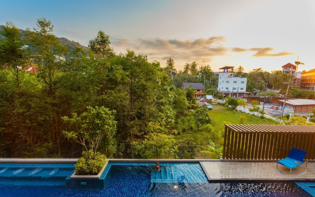 The Aristo Resort 421