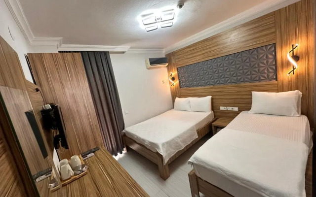 Royal Ezel Hotel