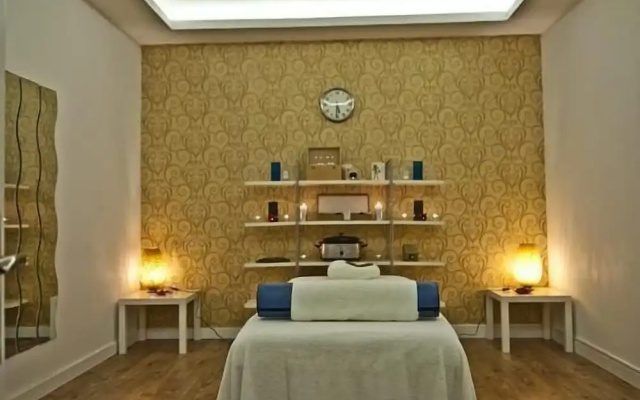 Mourouj Gloria White Palace Hotel & SPA