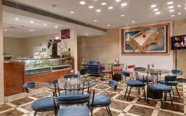 Hotel Kohinoor Continental, Airport