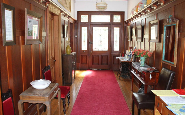 Collingwood Manor Bed & Breakfast