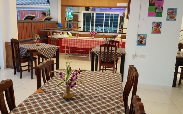 Green Harbor Hotel & Service Apartment