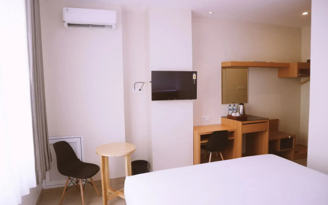 Grand   Thamrin  Hotel