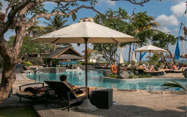 Grand Balisani Suites Hotel