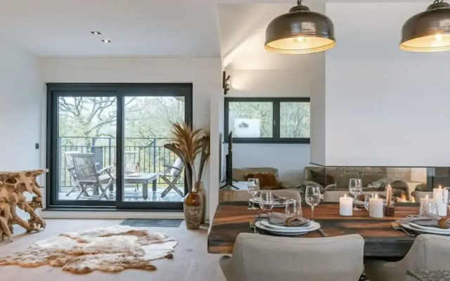 Luxurious Apartment With Parking