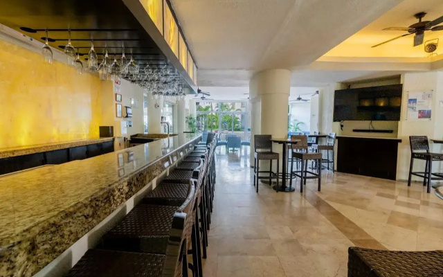 Aquamarina Beach Resort